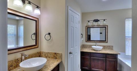 5659 W Menlo Ave, Fresno, CA 93722 Photo