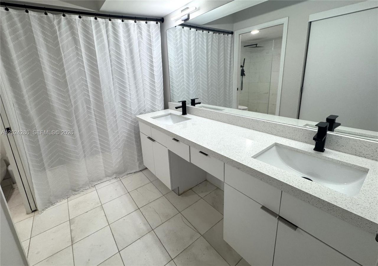 3530 Mystic Pointe Dr , Unit 1907, Aventura, FL 33180 Photo