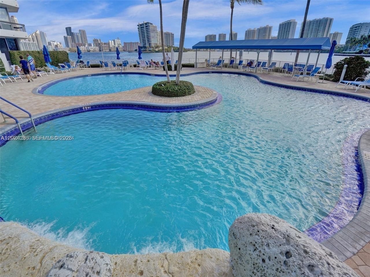 3530 Mystic Pointe Dr , Unit 1907, Aventura, FL 33180 Photo