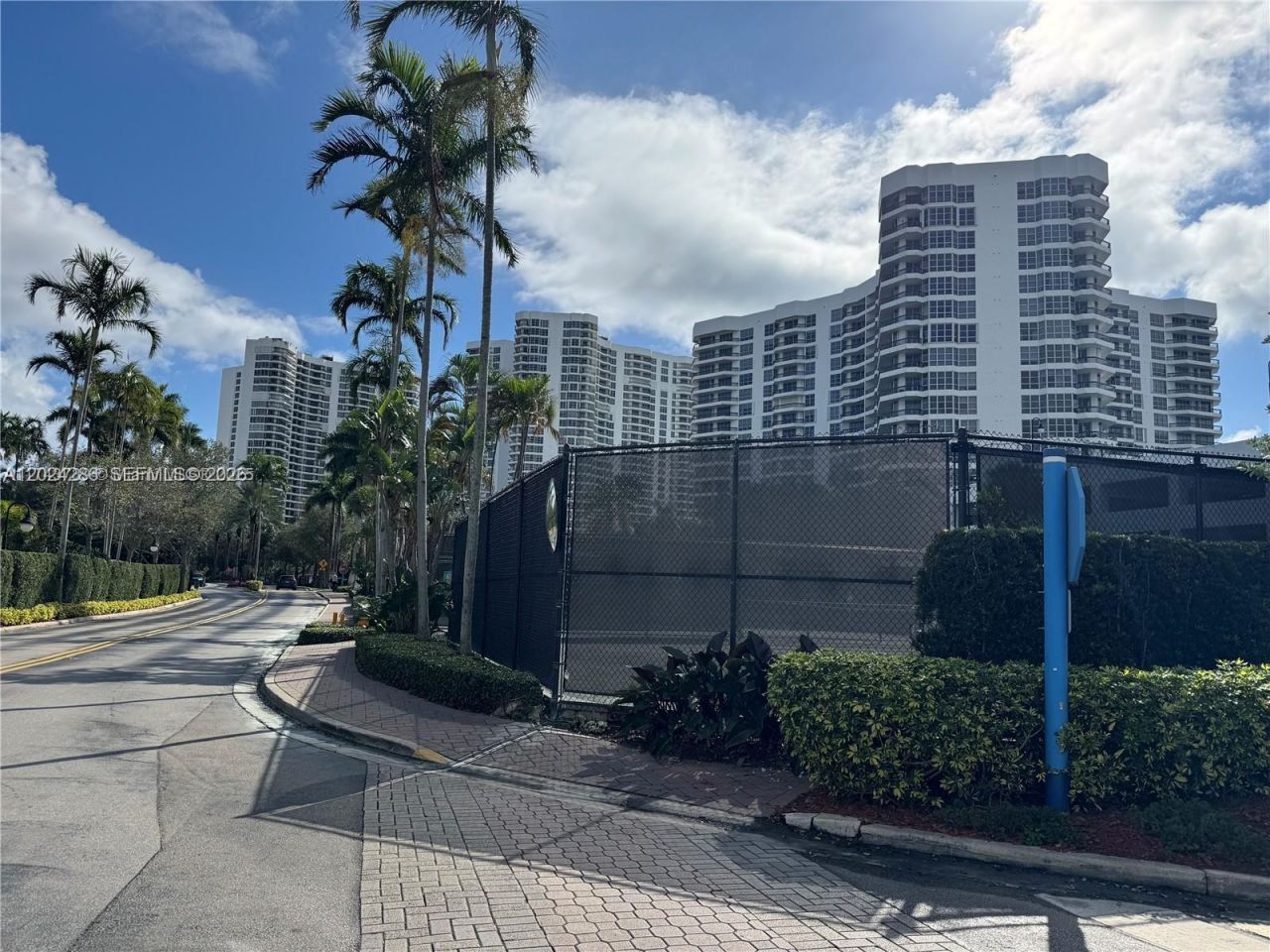 3530 Mystic Pointe Dr , Unit 1907, Aventura, FL 33180 Photo