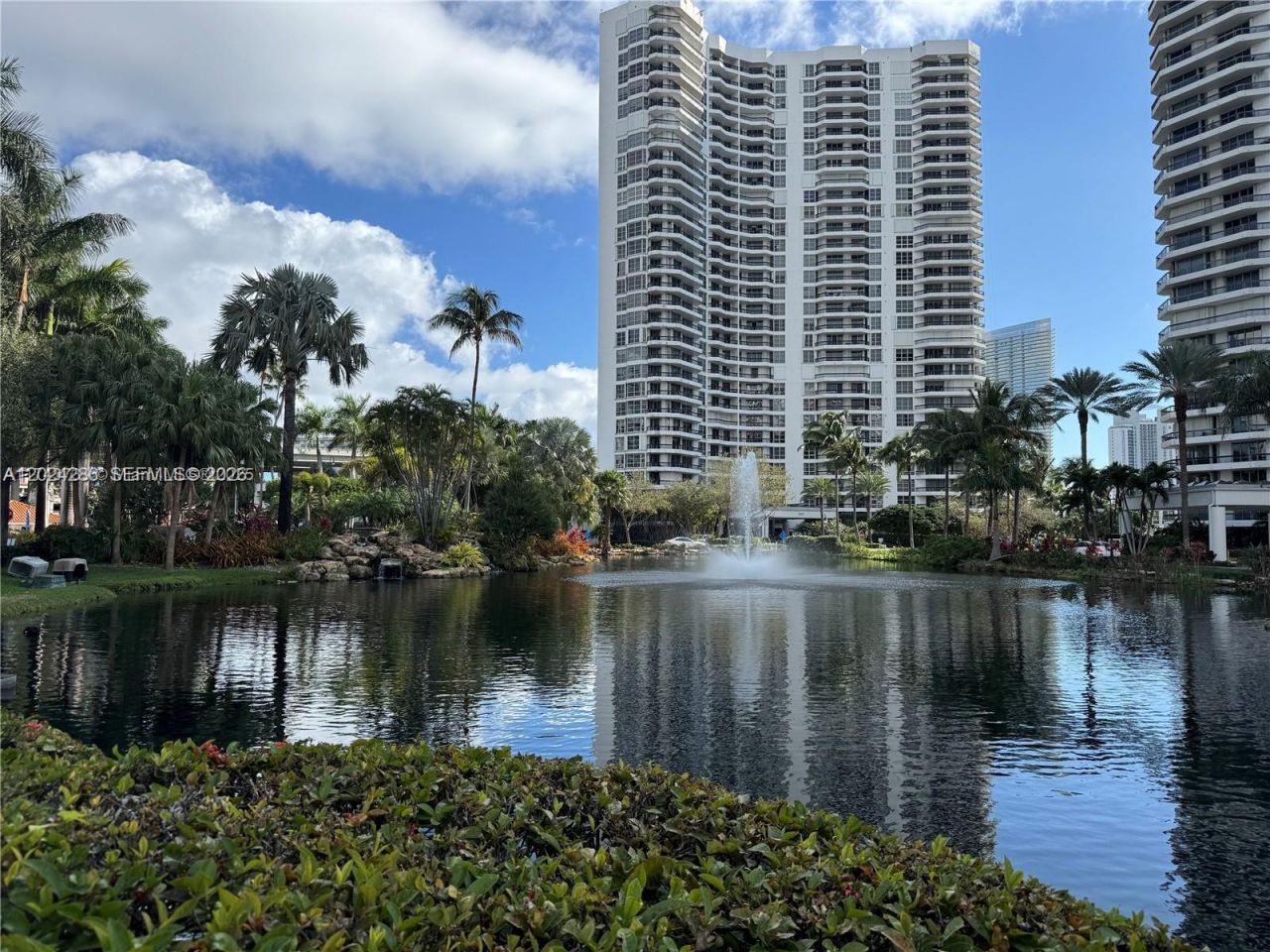 3530 Mystic Pointe Dr , Unit 1907, Aventura, FL 33180 Photo