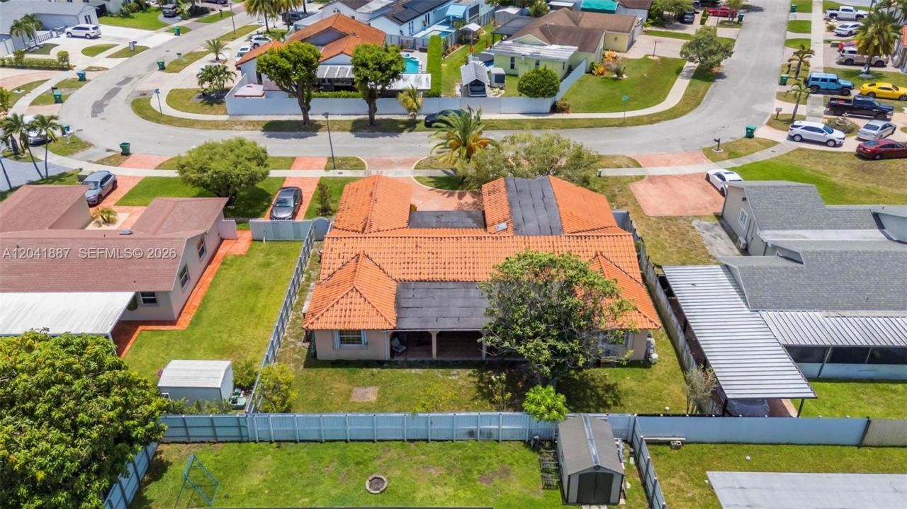 19240 NW 60th Ct, Hialeah, FL 33015 Photo