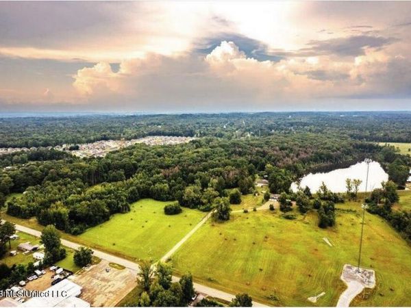 500 J L Jones Drive, Pearl, MS 39208