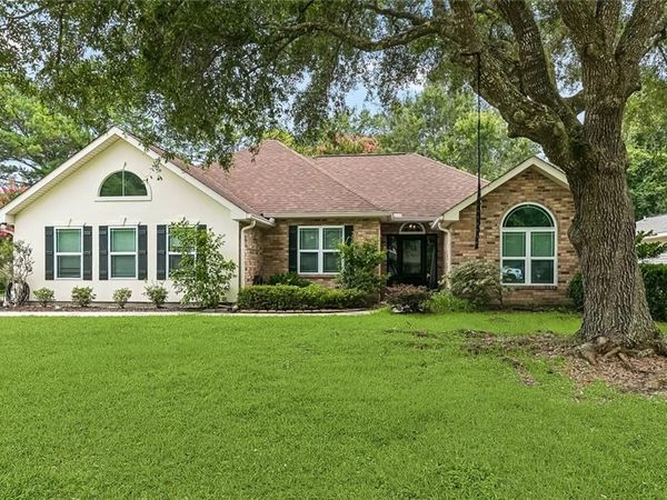 10 WICKFIELD Drive, Covington, LA 70433