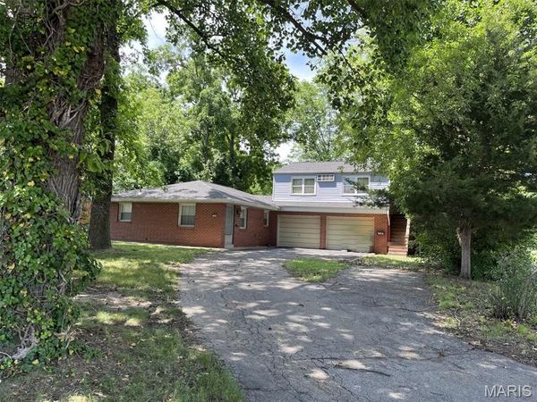 1902 W Highway 50 , O'Fallon, IL 62269