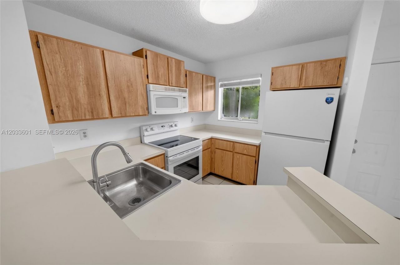 8750 N Sherman Cir, Unit 305, Miramar, FL 33025 Photo