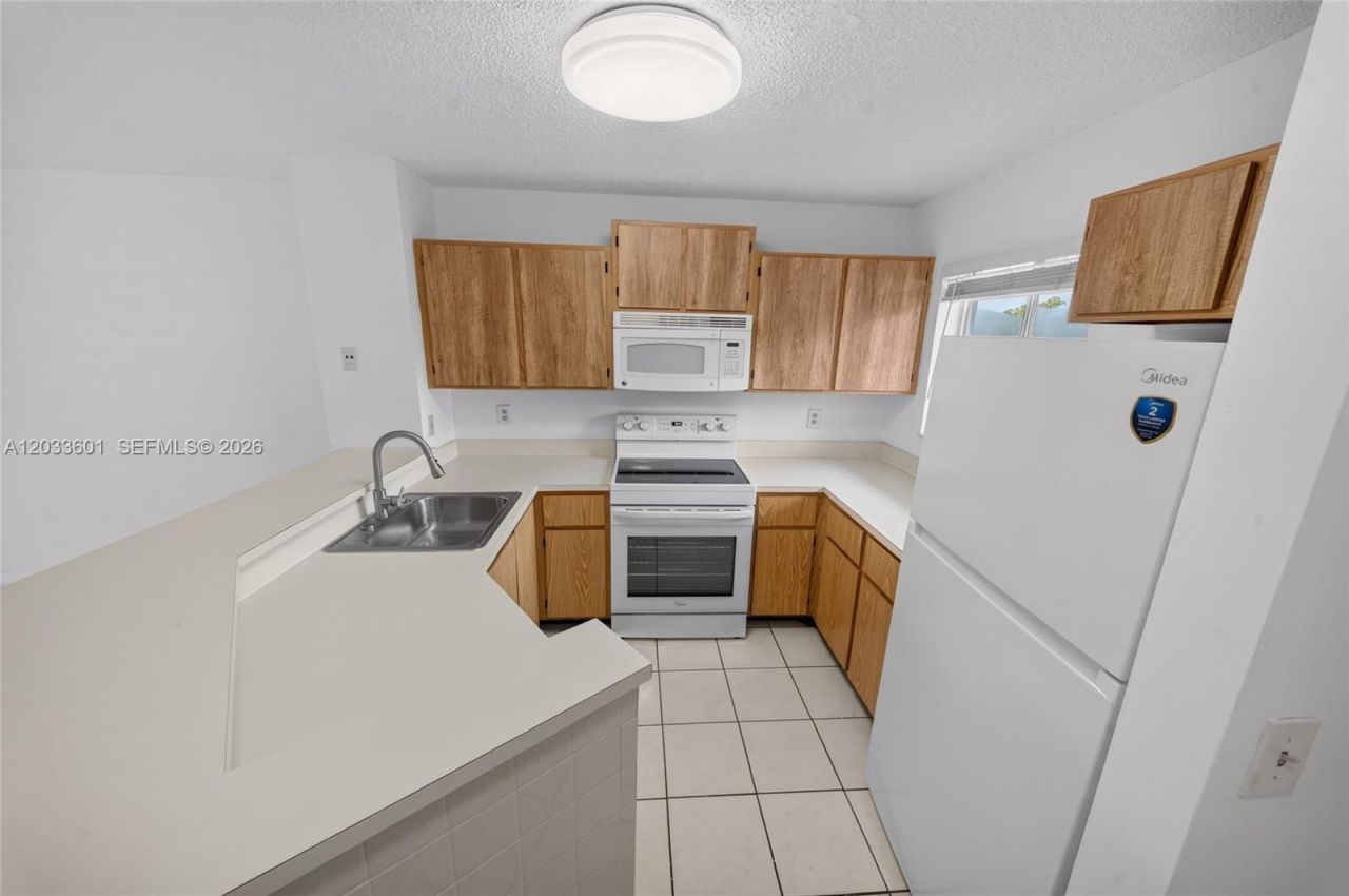 8750 N Sherman Cir, Unit 305, Miramar, FL 33025 Photo