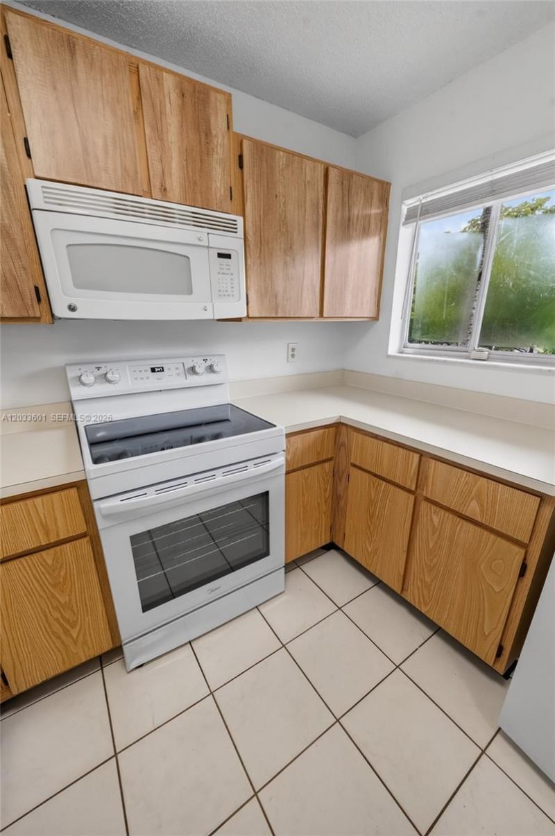 8750 N Sherman Cir, Unit 305, Miramar, FL 33025 Photo