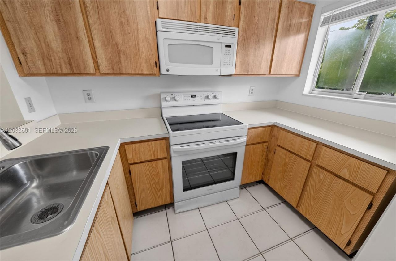 8750 N Sherman Cir, Unit 305, Miramar, FL 33025 Photo