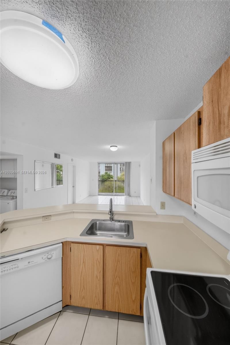 8750 N Sherman Cir, Unit 305, Miramar, FL 33025 Photo