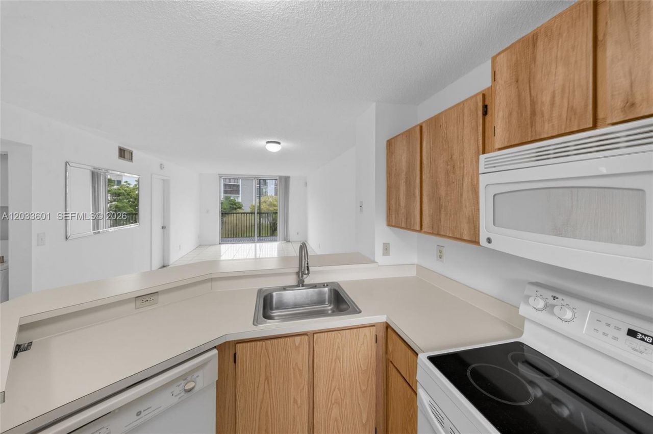 8750 N Sherman Cir, Unit 305, Miramar, FL 33025 Photo