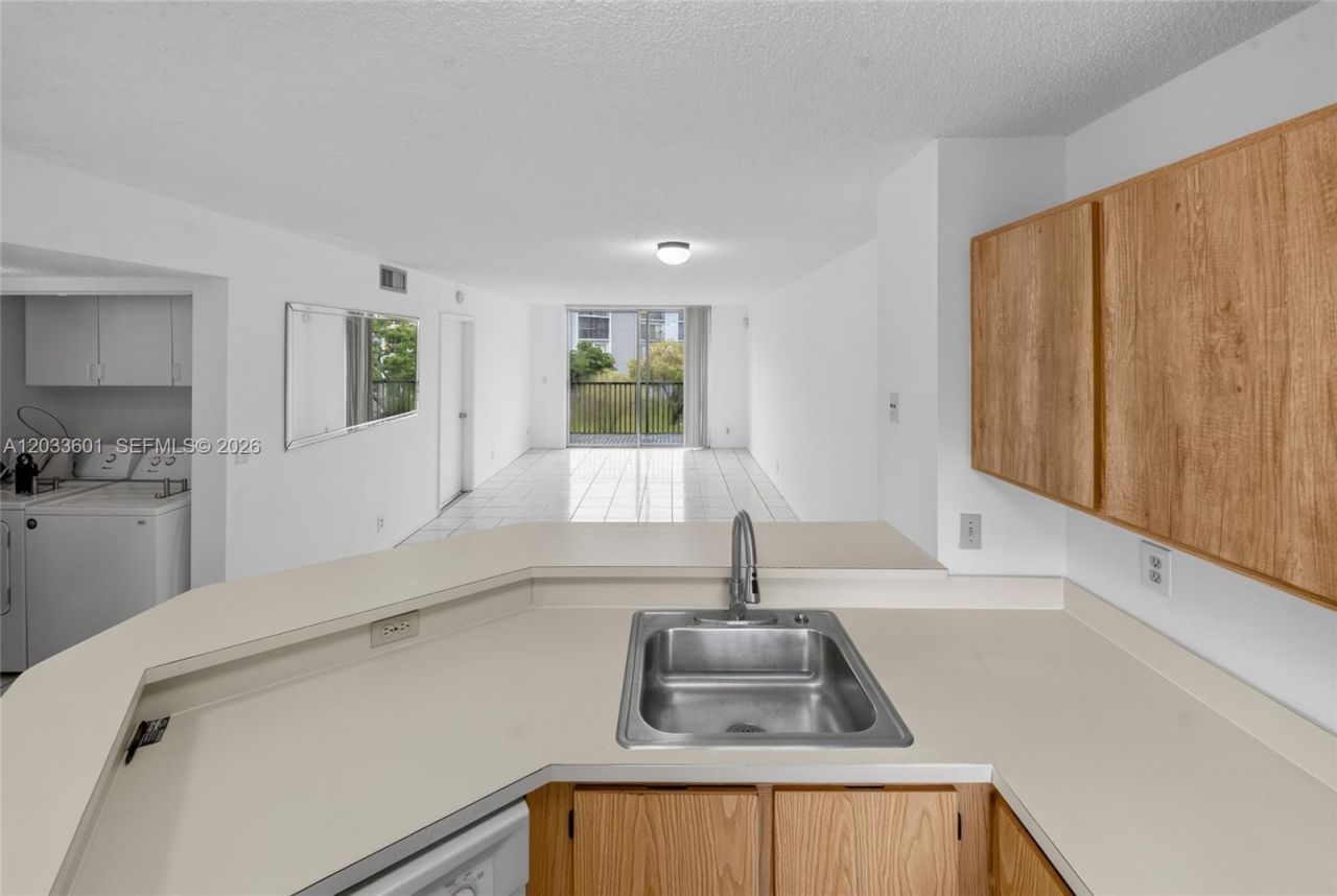 8750 N Sherman Cir, Unit 305, Miramar, FL 33025 Photo
