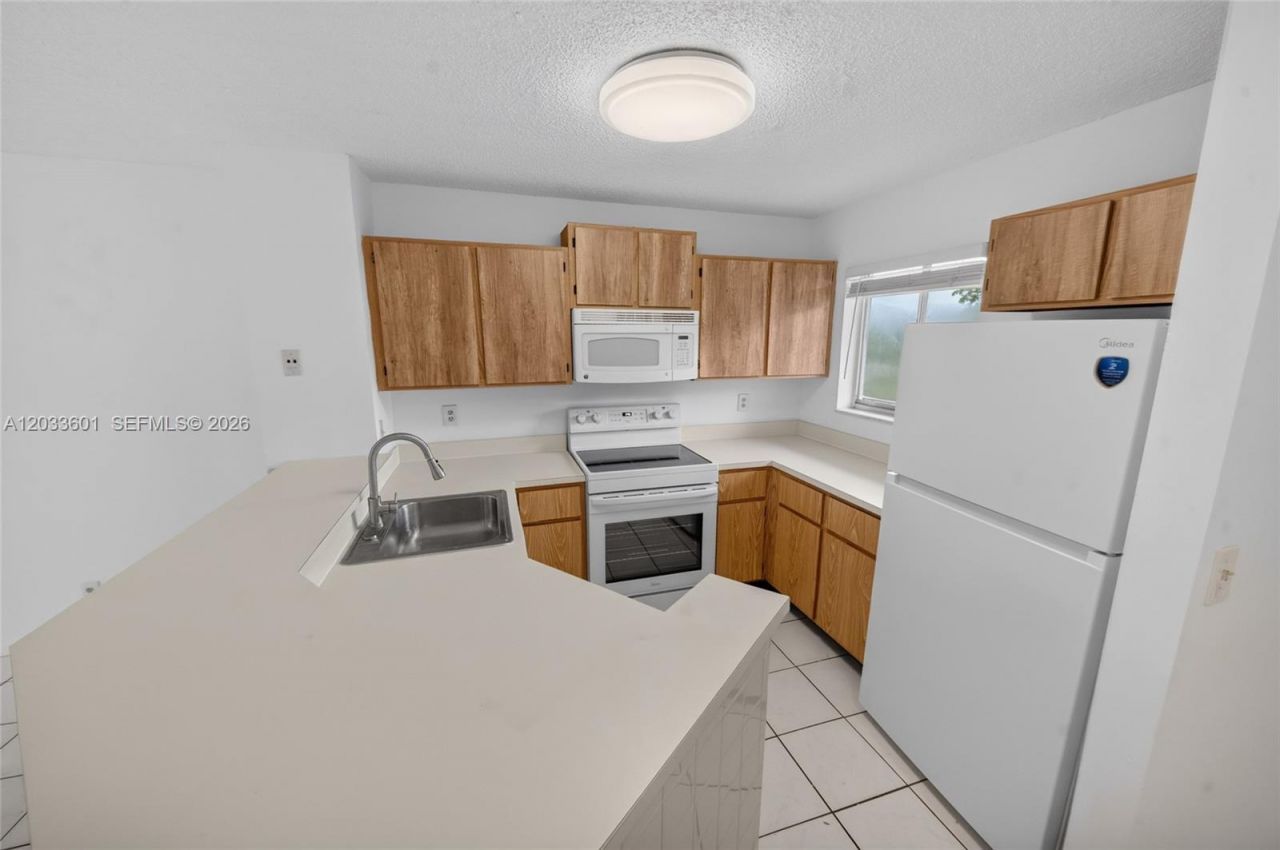 8750 N Sherman Cir, Unit 305, Miramar, FL 33025 Photo