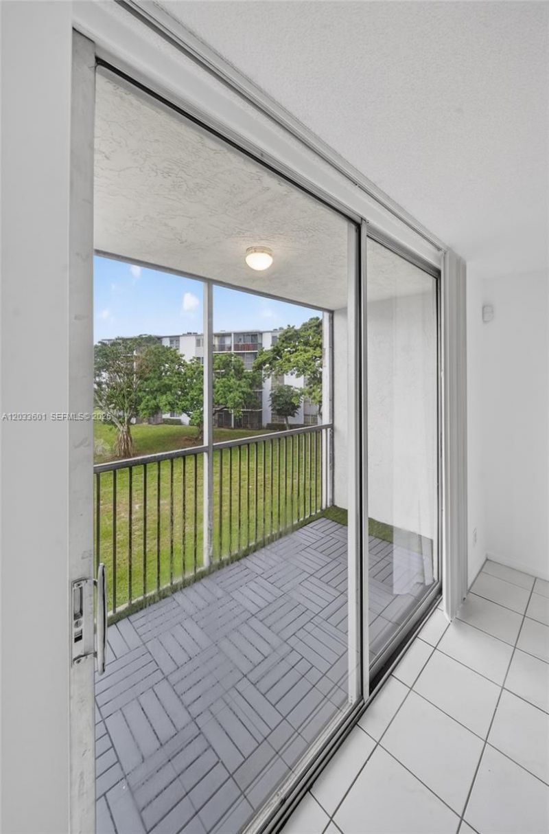 8750 N Sherman Cir, Unit 305, Miramar, FL 33025 Photo