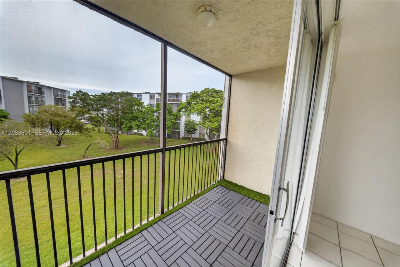 8750 N Sherman Cir, Unit 305, Miramar, FL 33025 Photo