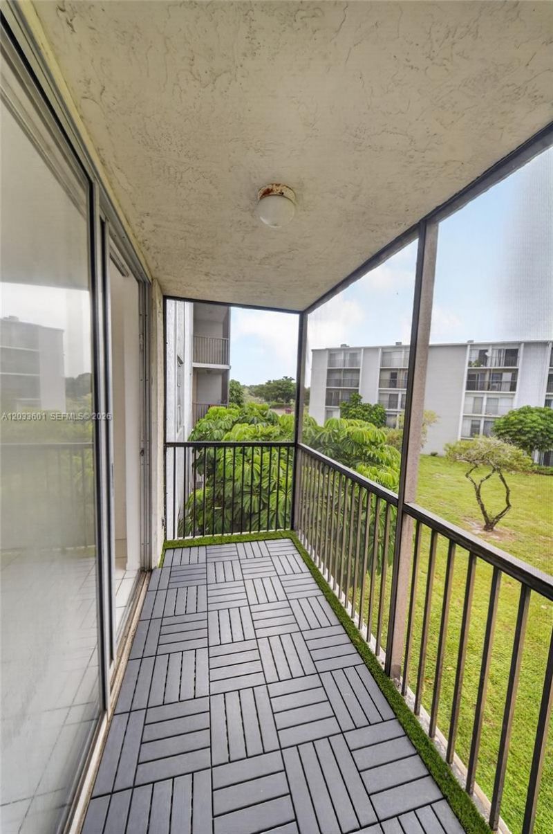 8750 N Sherman Cir, Unit 305, Miramar, FL 33025 Photo