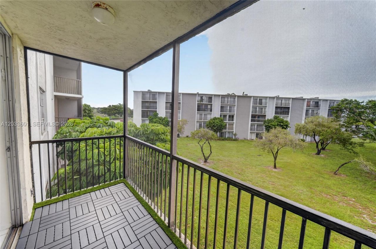 8750 N Sherman Cir, Unit 305, Miramar, FL 33025 Photo