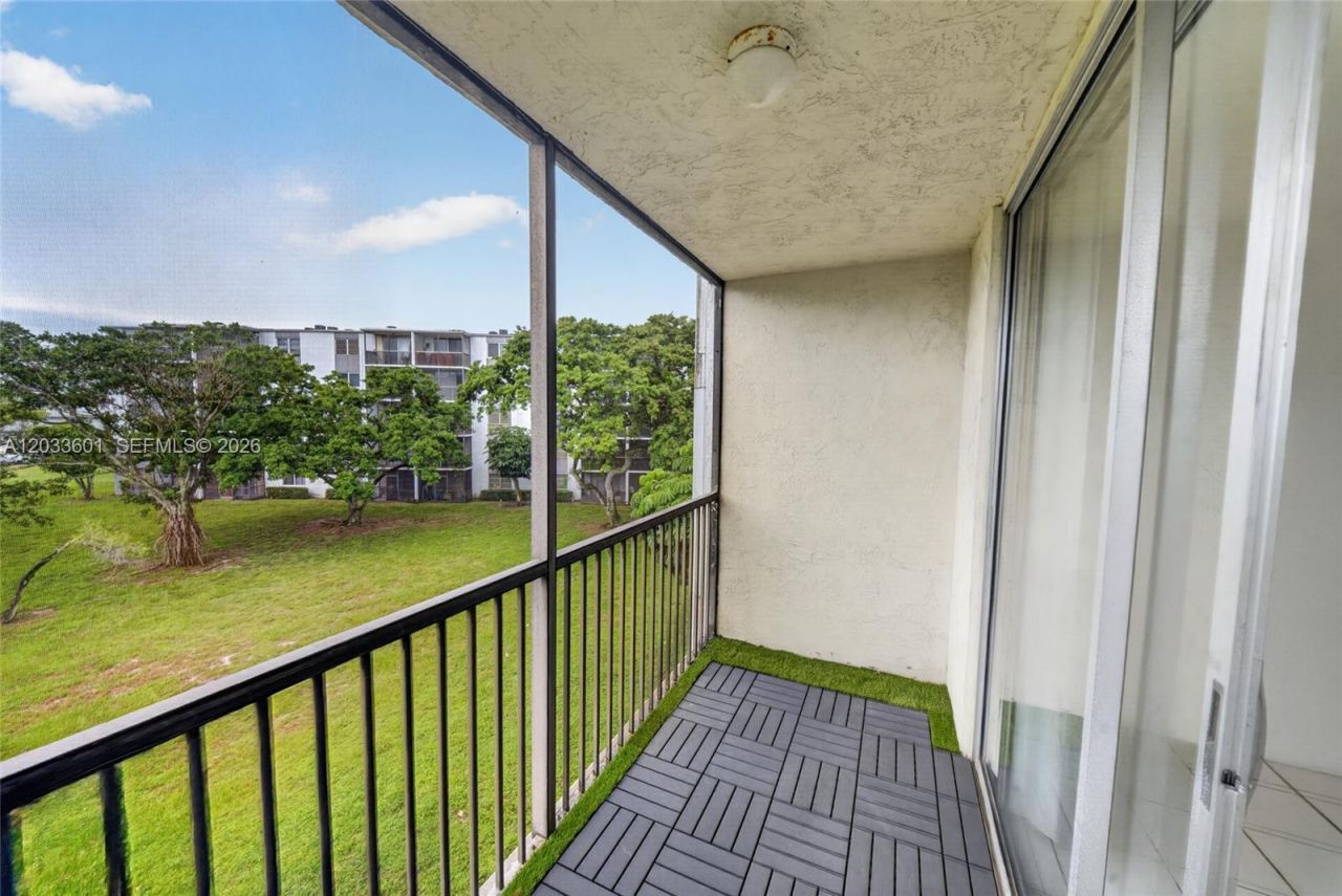 8750 N Sherman Cir, Unit 305, Miramar, FL 33025 Photo