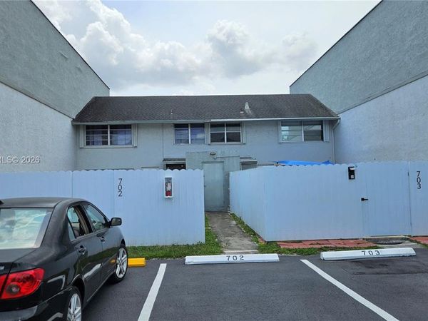 8460 SW 156th Pl, Unit 702, Miami, FL 33193