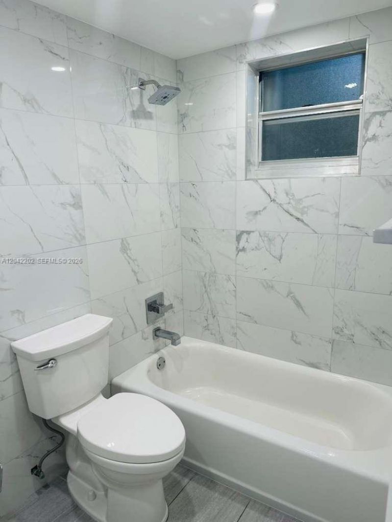 1230 W 54th St, Unit 202A, Hialeah, FL 33012 Photo