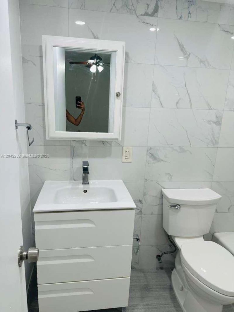 1230 W 54th St, Unit 202A, Hialeah, FL 33012 Photo