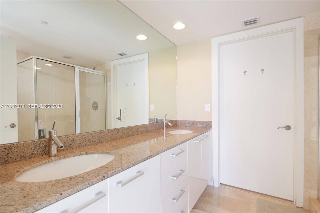 17201 Collins Ave+den, Unit 803, Sunny Isles Beach, FL 33160 Photo