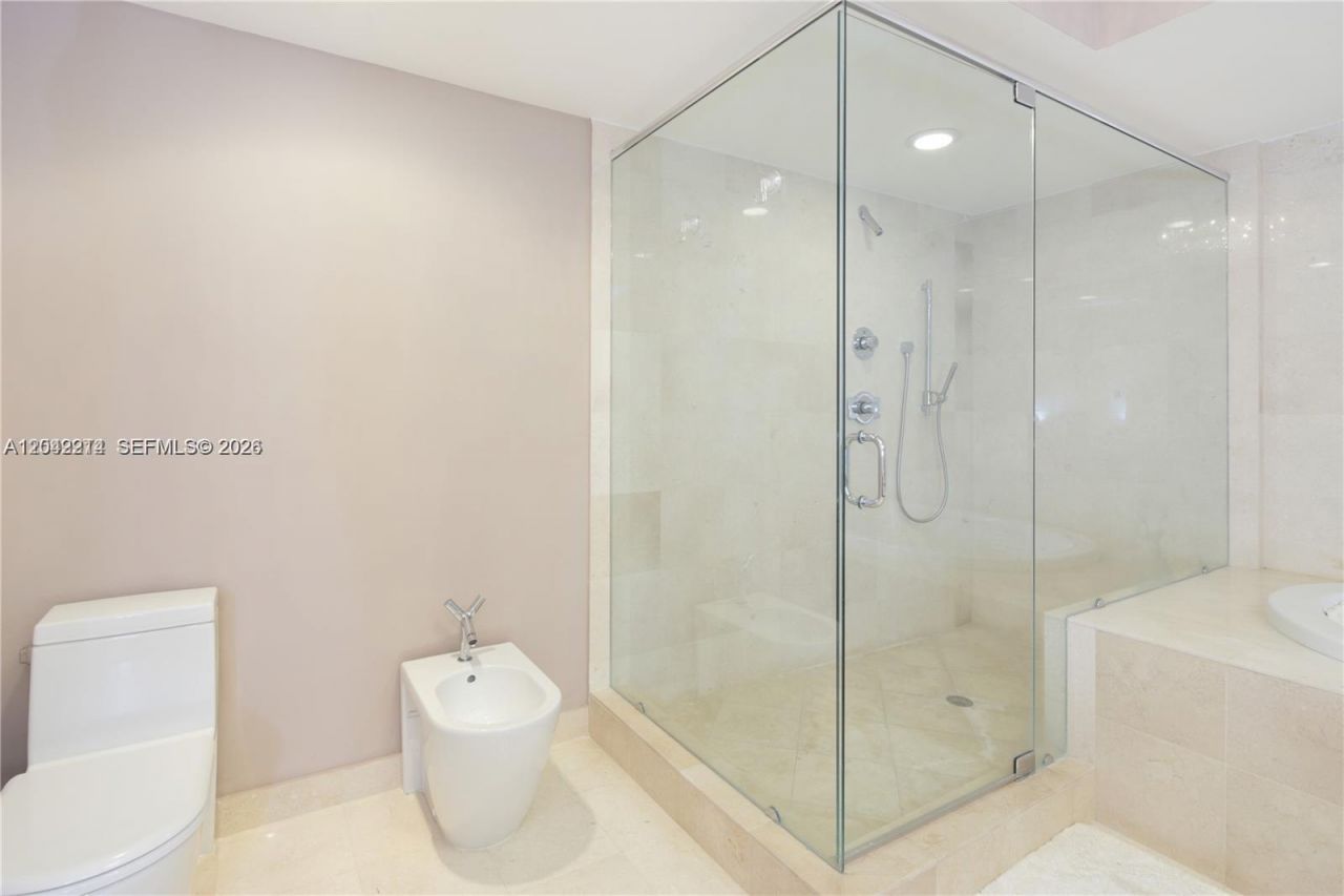 17201 Collins Ave+den, Unit 803, Sunny Isles Beach, FL 33160 Photo