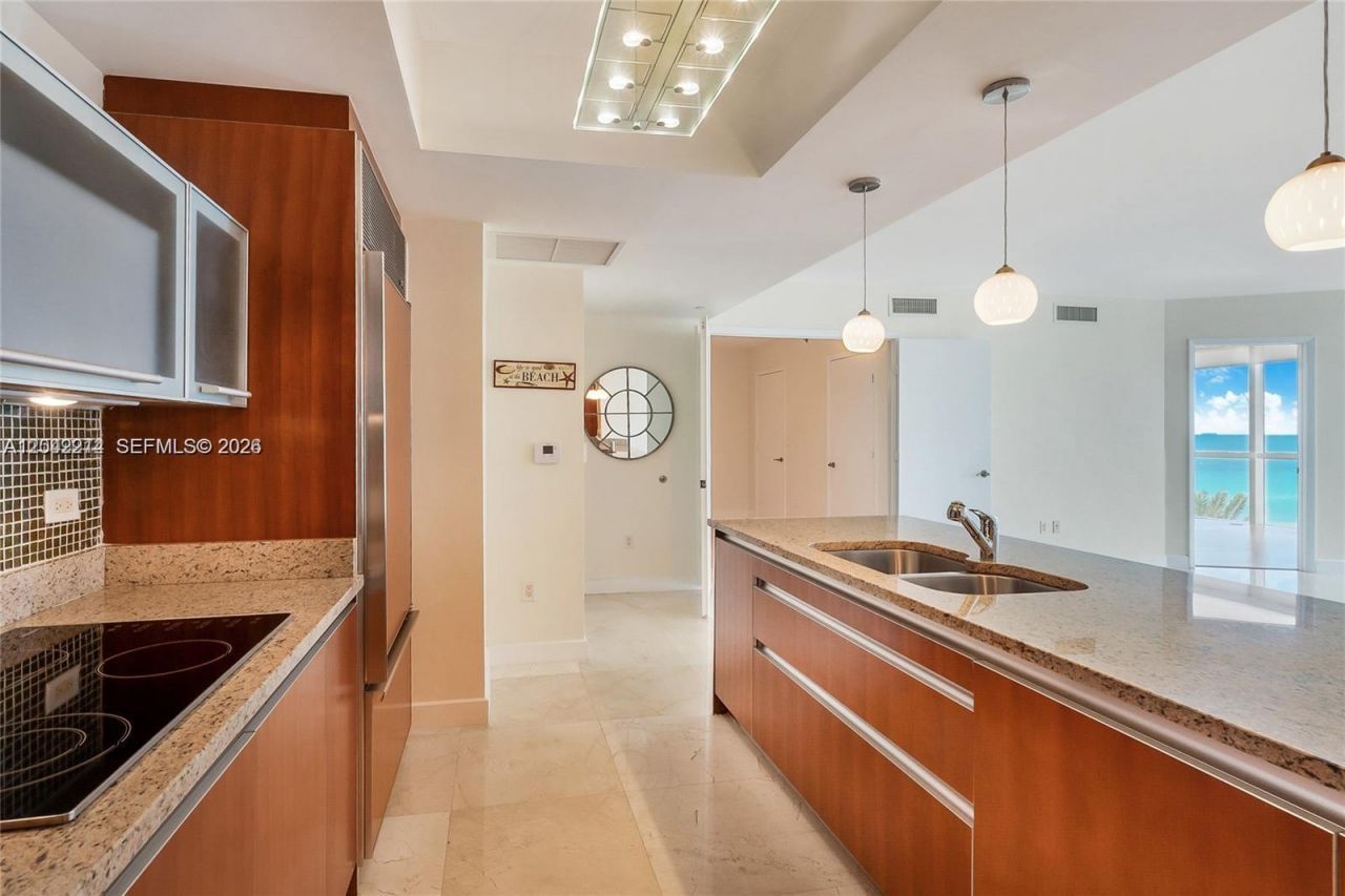 17201 Collins Ave+den, Unit 803, Sunny Isles Beach, FL 33160 Photo