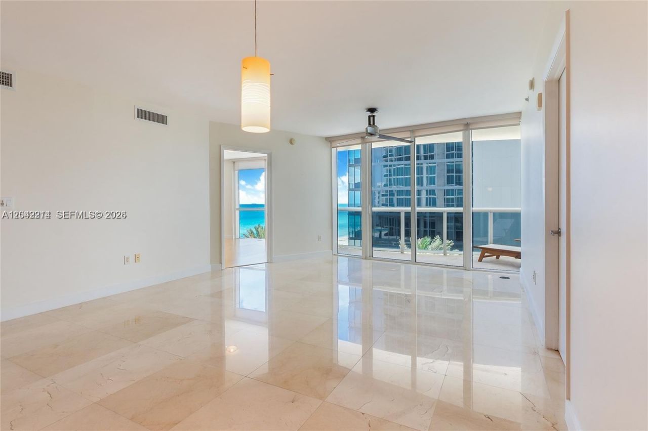 17201 Collins Ave+den, Unit 803, Sunny Isles Beach, FL 33160 Photo