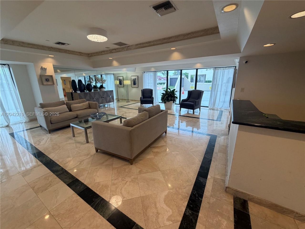 2625 Collins Ave , Unit 420, Miami Beach, FL 33140 Photo