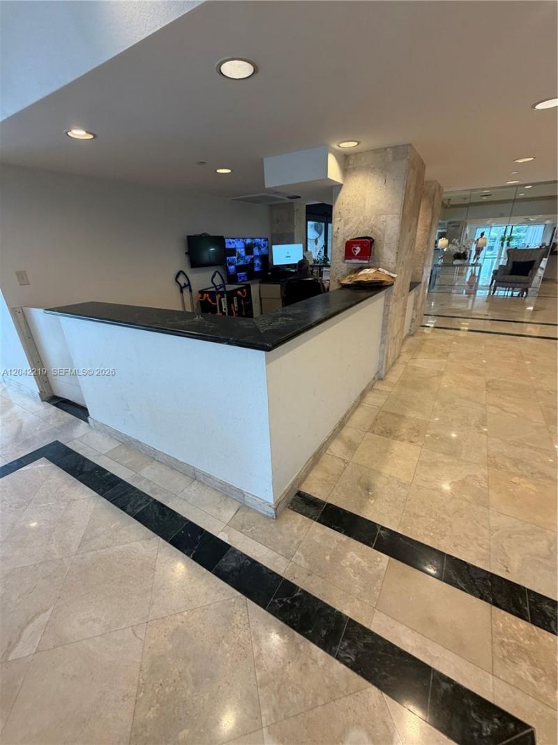 2625 Collins Ave , Unit 420, Miami Beach, FL 33140 Photo