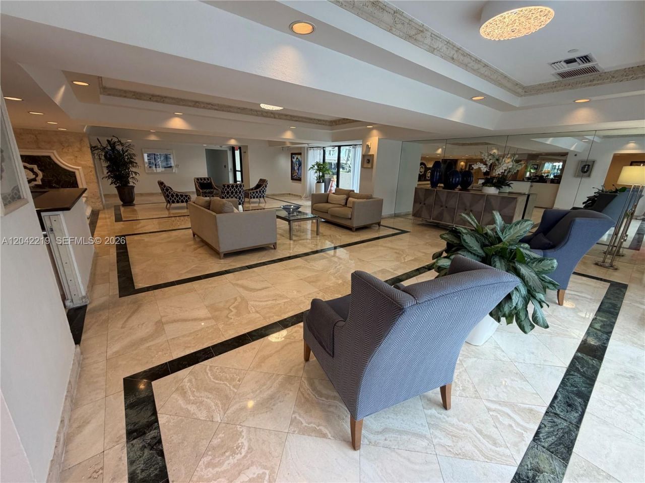 2625 Collins Ave , Unit 420, Miami Beach, FL 33140 Photo