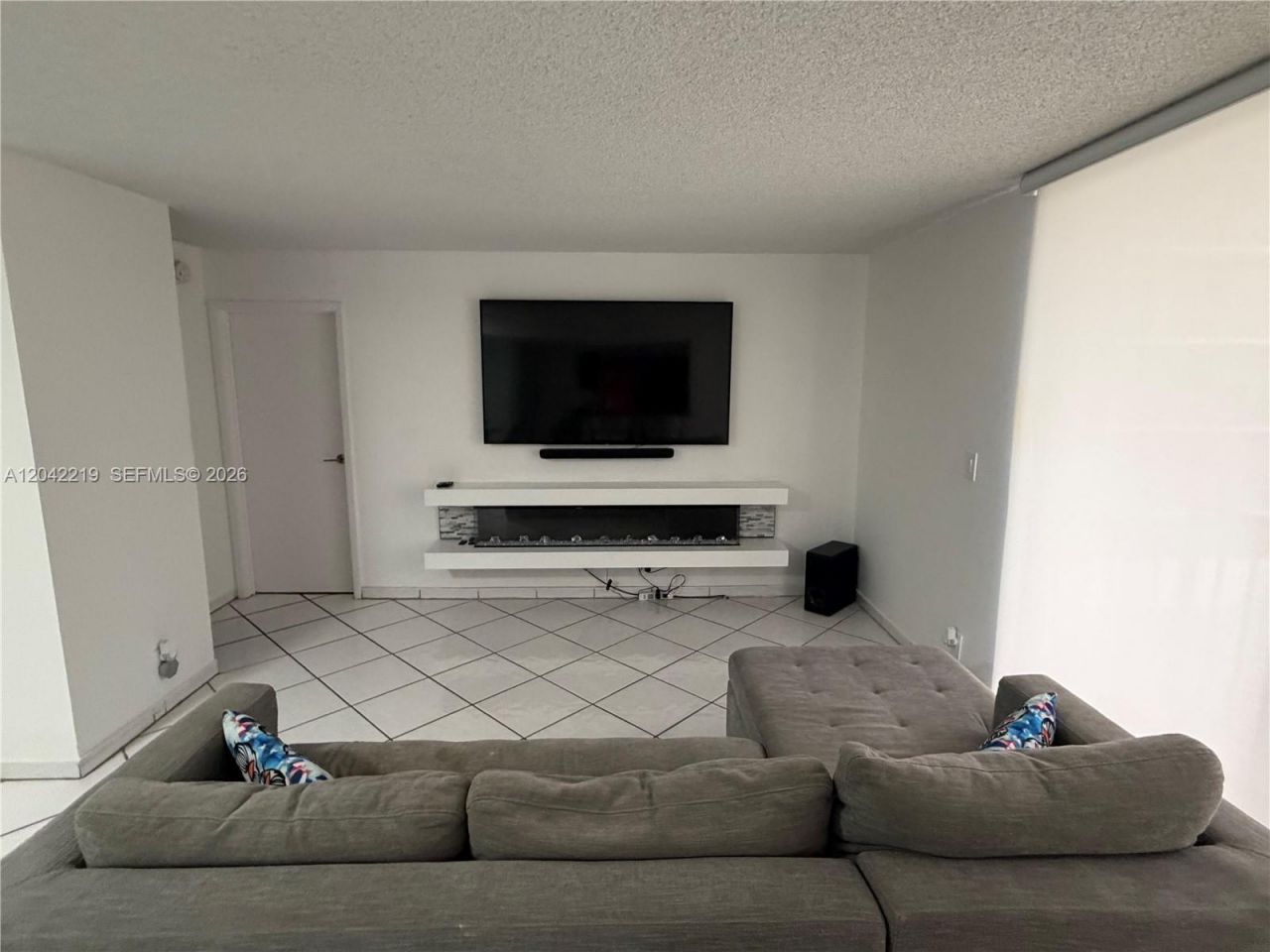2625 Collins Ave , Unit 420, Miami Beach, FL 33140 Photo