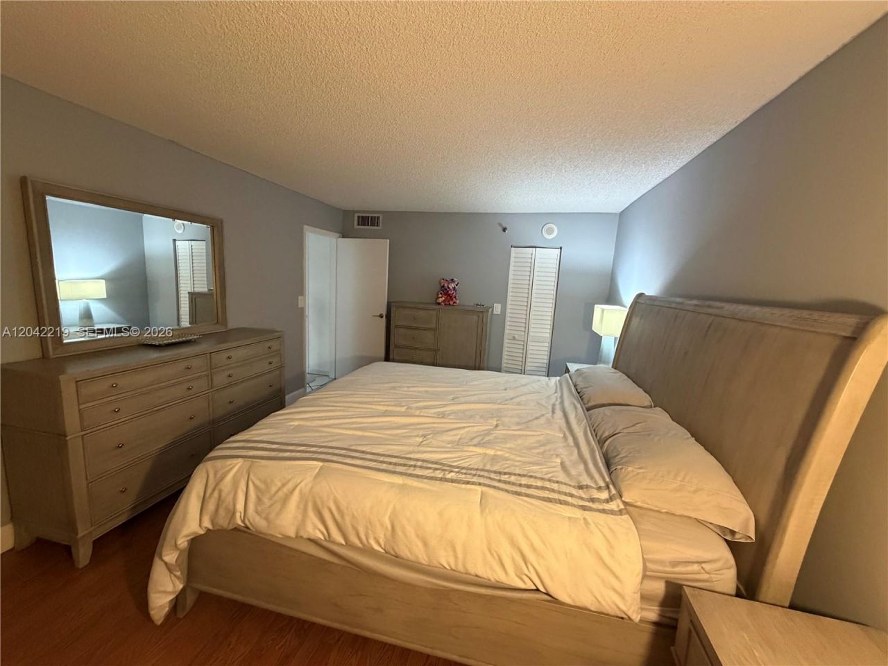 2625 Collins Ave , Unit 420, Miami Beach, FL 33140 Photo
