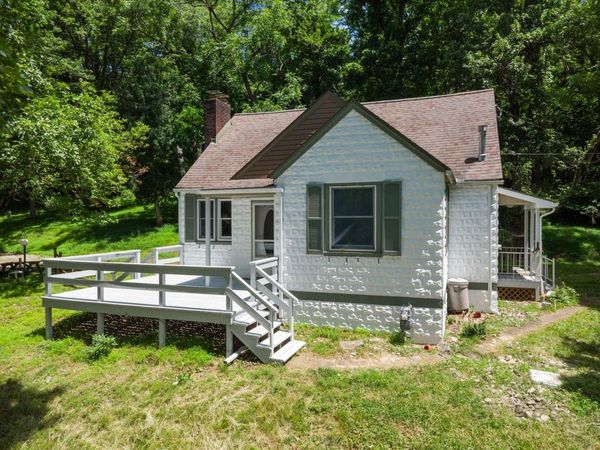 383 Lakeview Drive , Washington, PA 15301