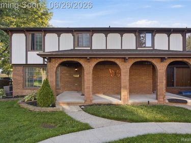 11606 Meadow Lane Drive, Macomb Township, Mi 48093
