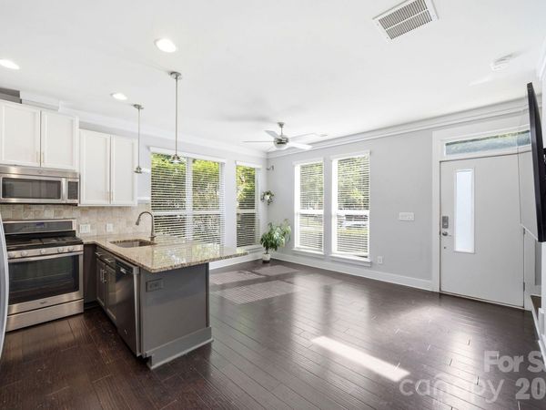 923 Warren Burgess Lane , Charlotte, NC 28205