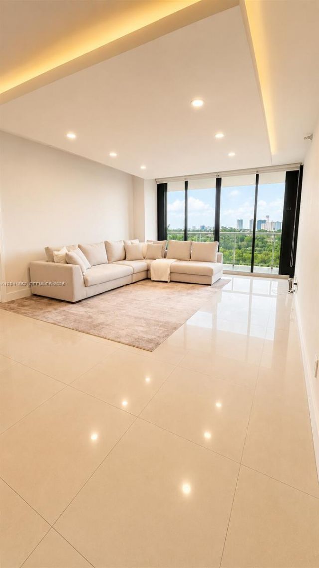 3640 Yacht Club Dr , Unit 502, Aventura, FL 33180 Photo