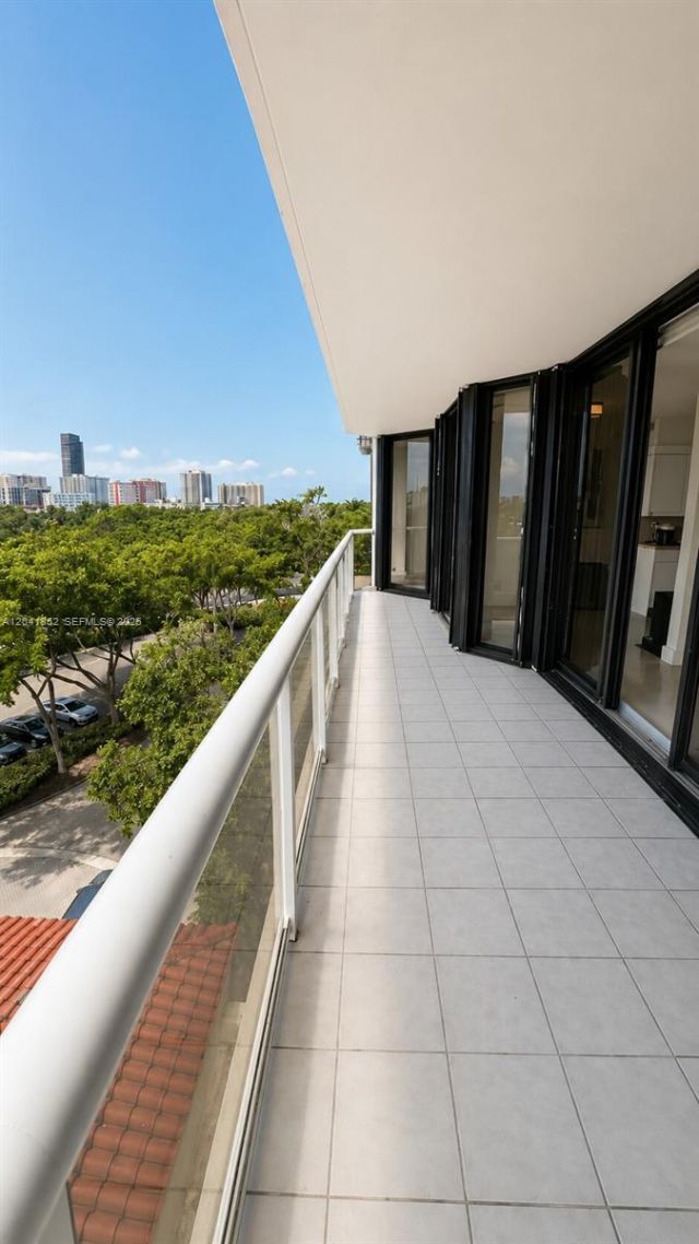 3640 Yacht Club Dr , Unit 502, Aventura, FL 33180 Photo
