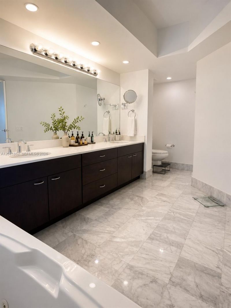 3640 Yacht Club Dr , Unit 502, Aventura, FL 33180 Photo