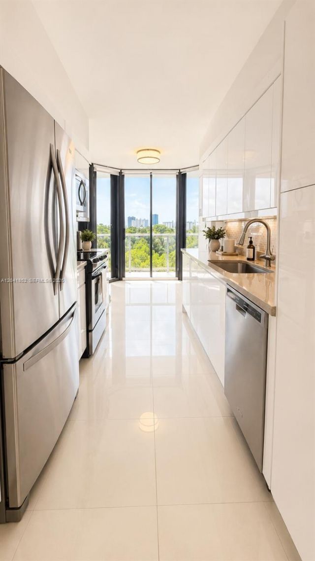 3640 Yacht Club Dr , Unit 502, Aventura, FL 33180 Photo