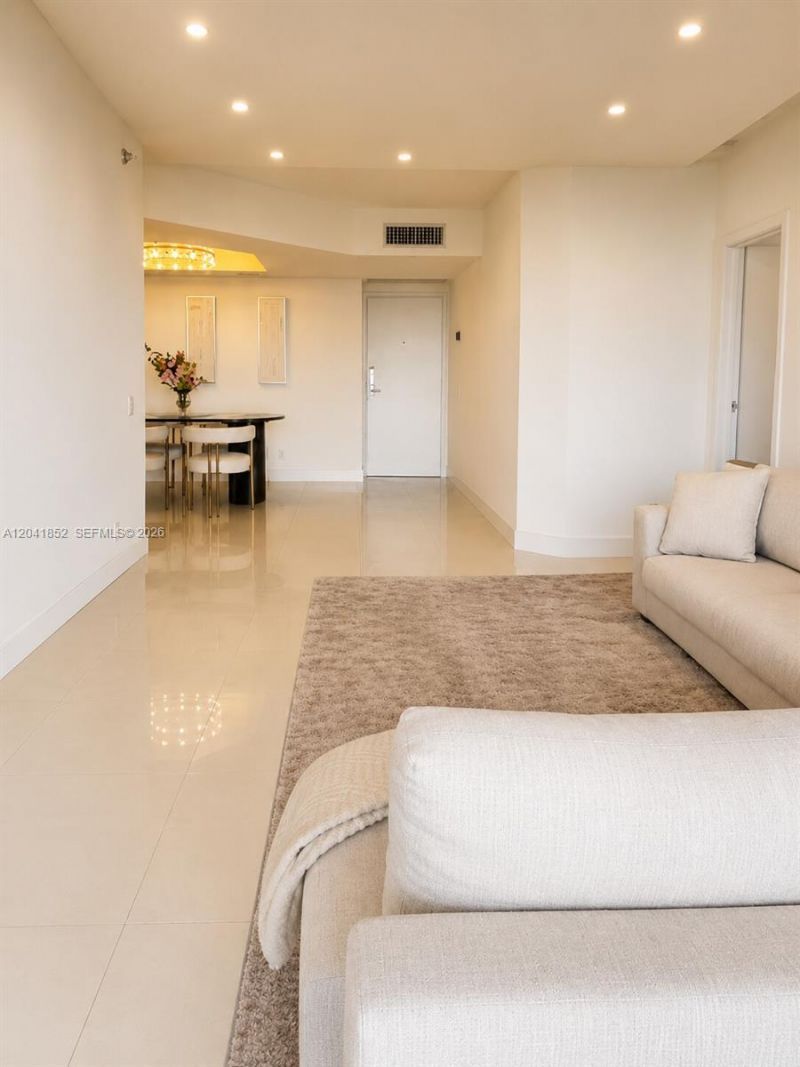 3640 Yacht Club Dr , Unit 502, Aventura, FL 33180 Photo