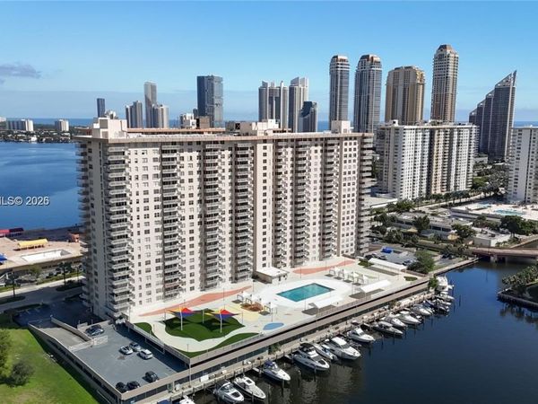 250 174th St, Unit 1211, Sunny Isles Beach, FL 33160