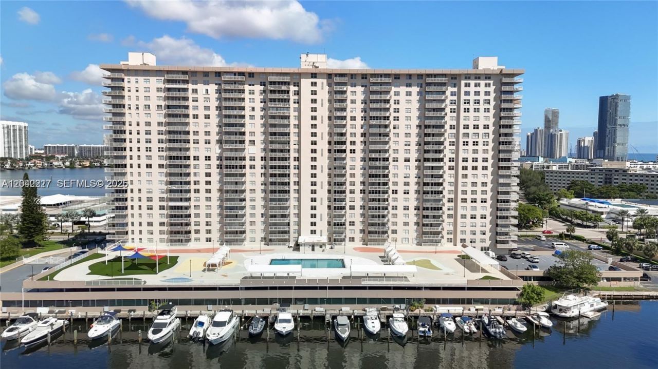250 174th St, Unit 1211, Sunny Isles Beach, FL 33160 Photo