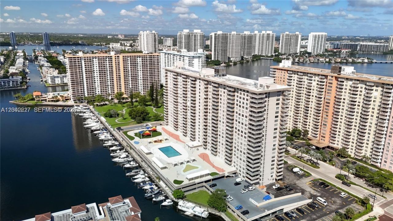 250 174th St, Unit 1211, Sunny Isles Beach, FL 33160 Photo