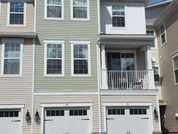 82 Depot Way, Dunellen, NJ 08812