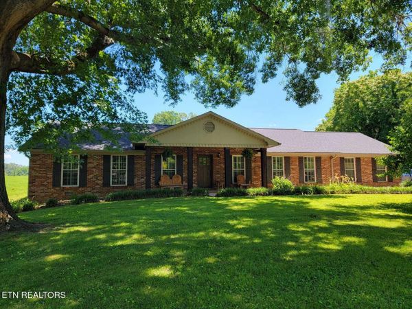 2128 Buckingham Circle, Maryville, TN 37803