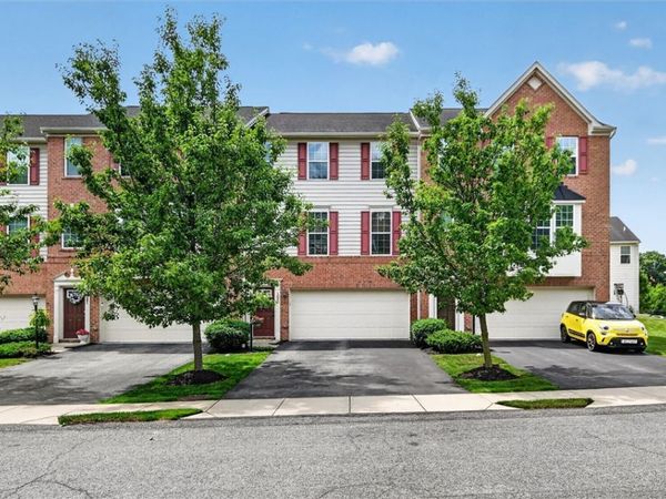 1023 Grey Fox Cir , Bridgeville, PA 15017