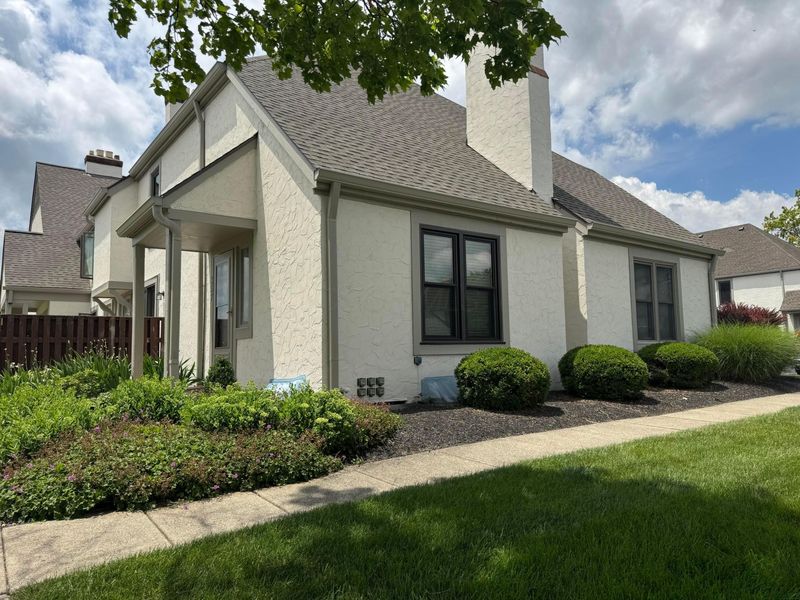 357 Saint Andrews Drive, Dublin, OH 43017 Photo 2