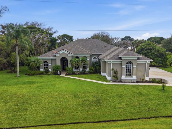 2598 SE Hamden Road, Port St. Lucie, FL 34952